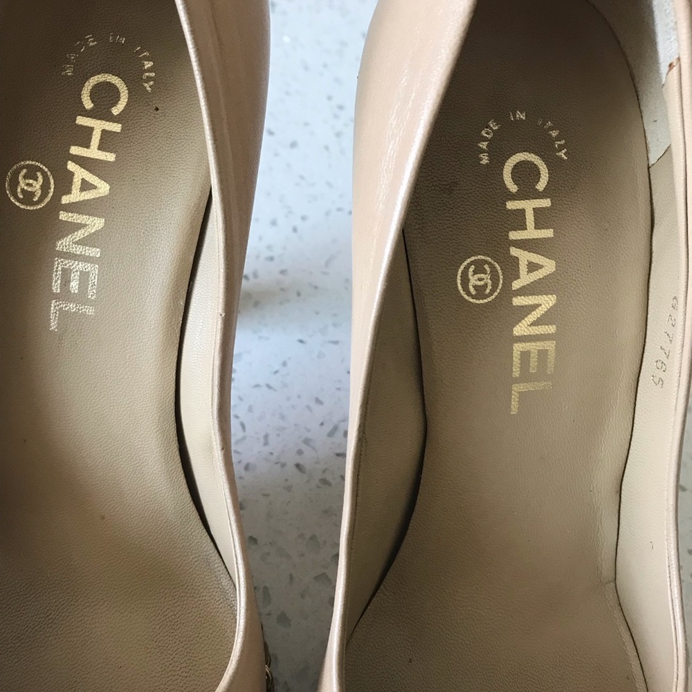 Authentic Chanel heels - Picture 3 of 8